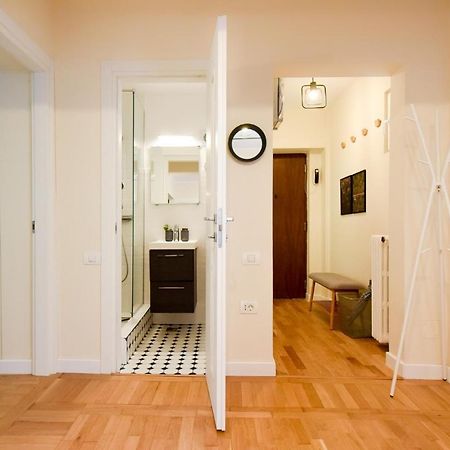 The Dream Apartment - Near Radisson Hotel Бухарест Екстер'єр фото