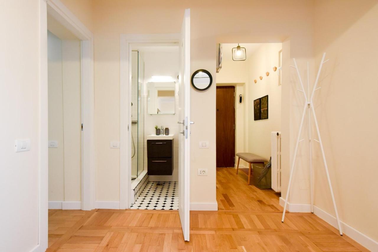 The Dream Apartment - Near Radisson Hotel Бухарест Екстер'єр фото